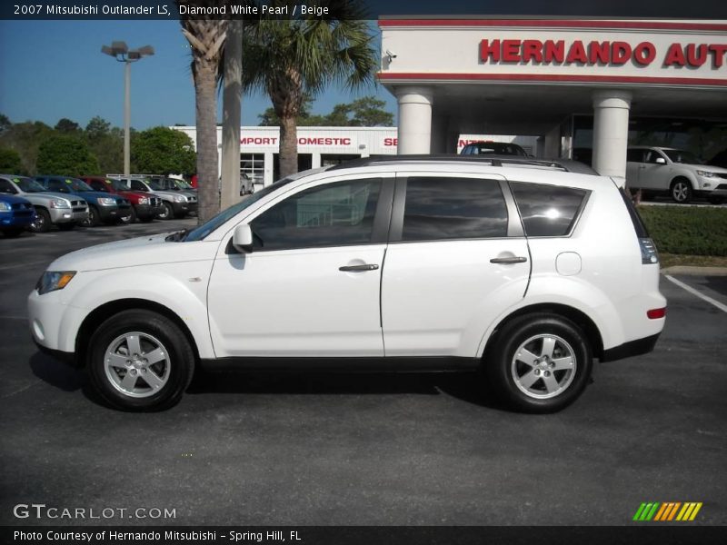 Diamond White Pearl / Beige 2007 Mitsubishi Outlander LS