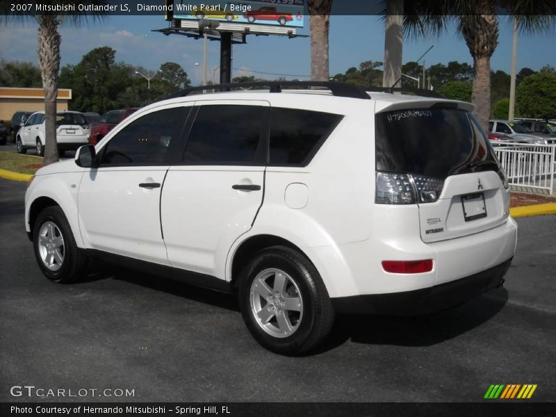 Diamond White Pearl / Beige 2007 Mitsubishi Outlander LS
