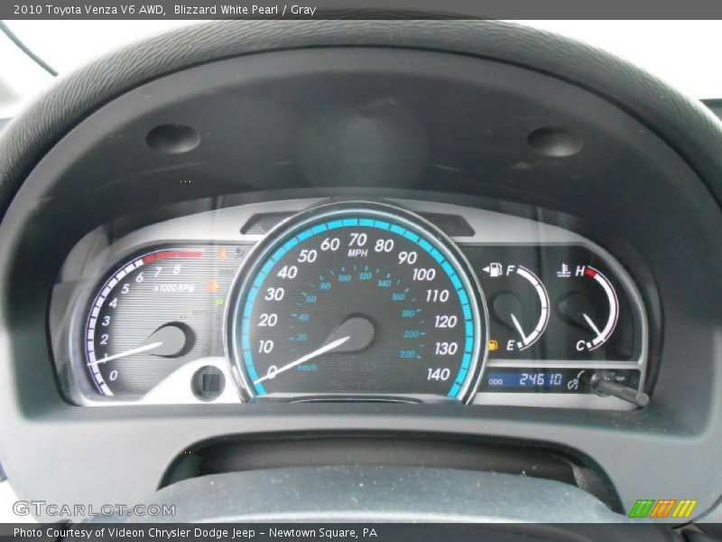 Blizzard White Pearl / Gray 2010 Toyota Venza V6 AWD
