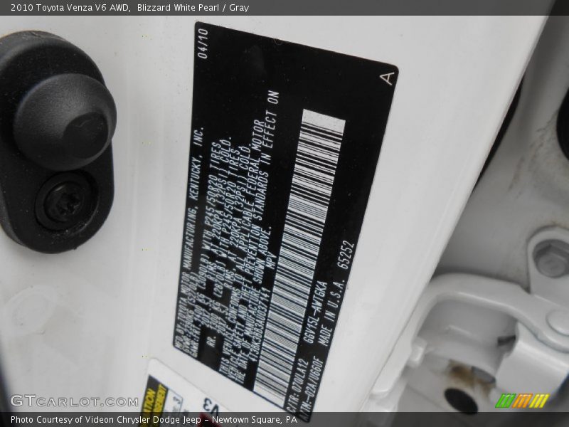 Blizzard White Pearl / Gray 2010 Toyota Venza V6 AWD