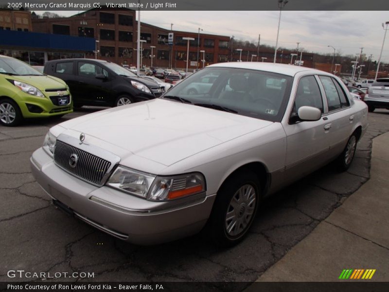 Vibrant White / Light Flint 2005 Mercury Grand Marquis GS