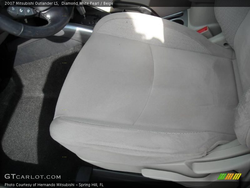 Diamond White Pearl / Beige 2007 Mitsubishi Outlander LS