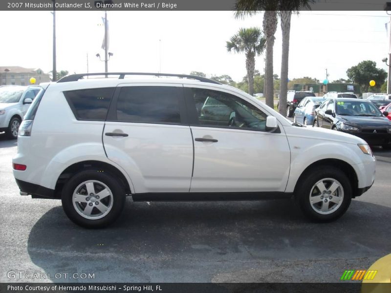 Diamond White Pearl / Beige 2007 Mitsubishi Outlander LS