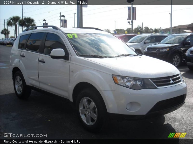 Diamond White Pearl / Beige 2007 Mitsubishi Outlander LS