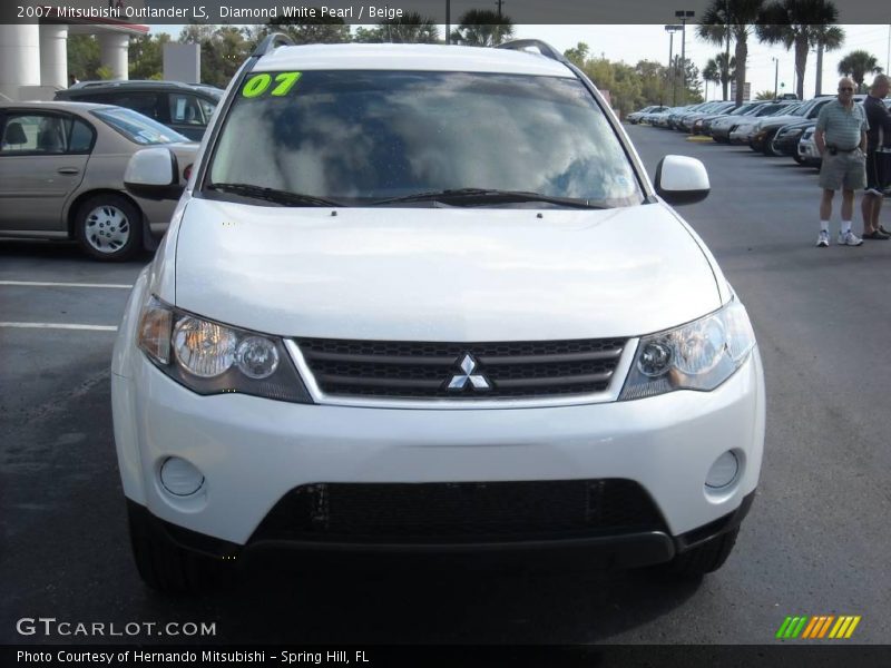 Diamond White Pearl / Beige 2007 Mitsubishi Outlander LS