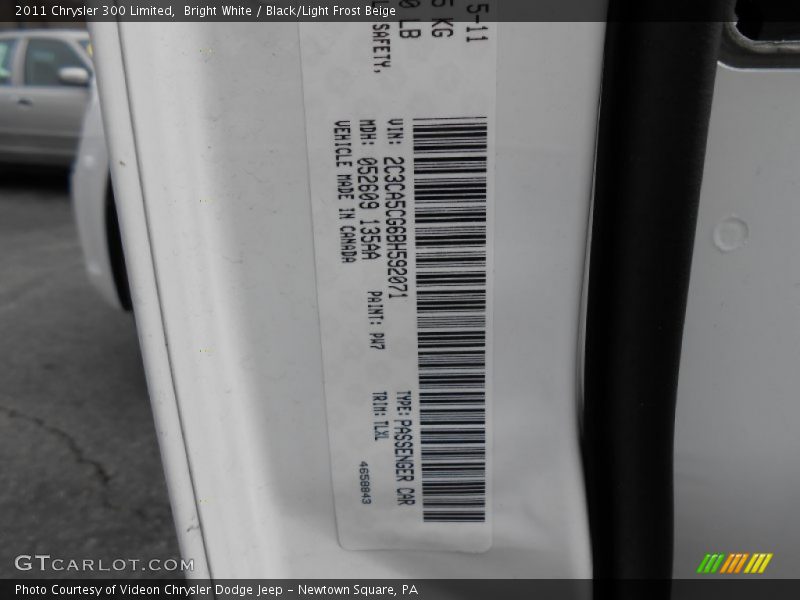 Bright White / Black/Light Frost Beige 2011 Chrysler 300 Limited