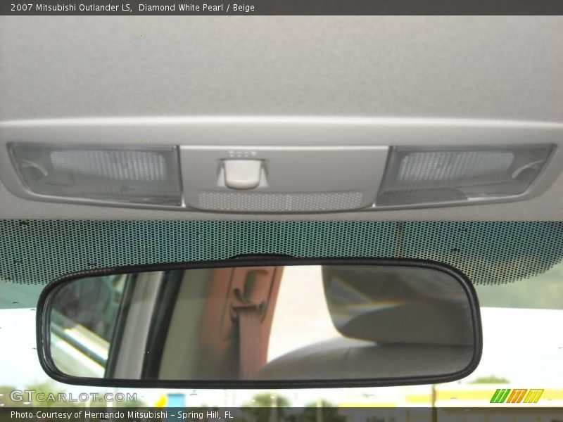 Diamond White Pearl / Beige 2007 Mitsubishi Outlander LS