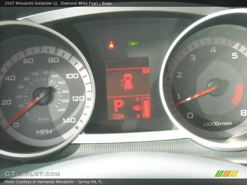 Diamond White Pearl / Beige 2007 Mitsubishi Outlander LS
