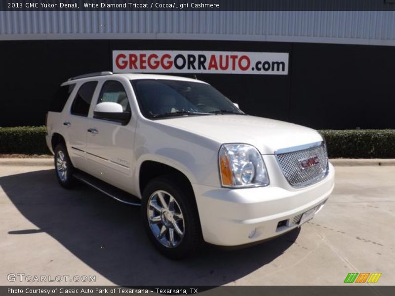 White Diamond Tricoat / Cocoa/Light Cashmere 2013 GMC Yukon Denali