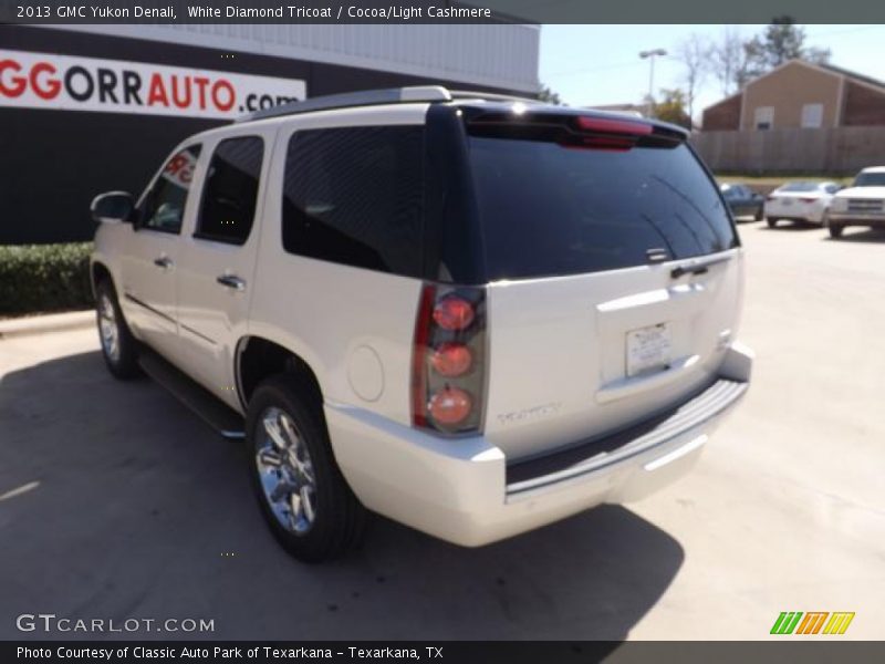 White Diamond Tricoat / Cocoa/Light Cashmere 2013 GMC Yukon Denali