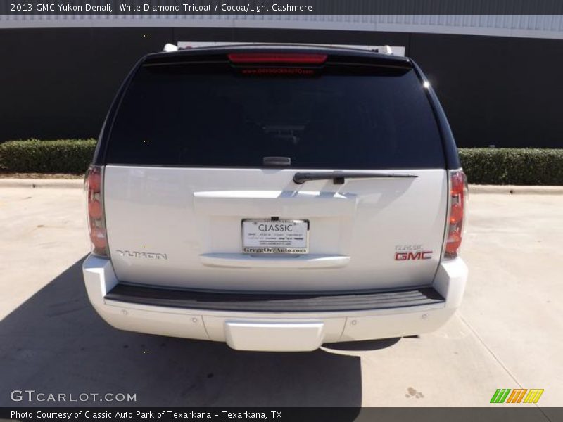 White Diamond Tricoat / Cocoa/Light Cashmere 2013 GMC Yukon Denali