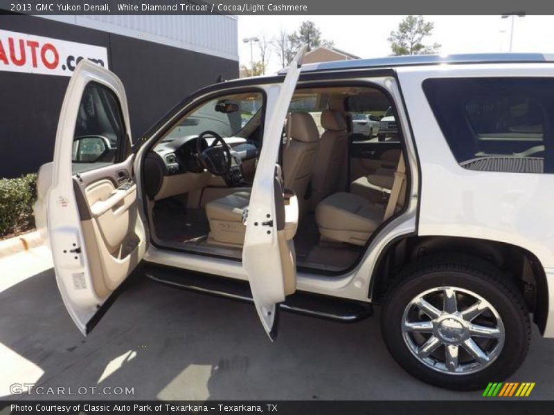 White Diamond Tricoat / Cocoa/Light Cashmere 2013 GMC Yukon Denali