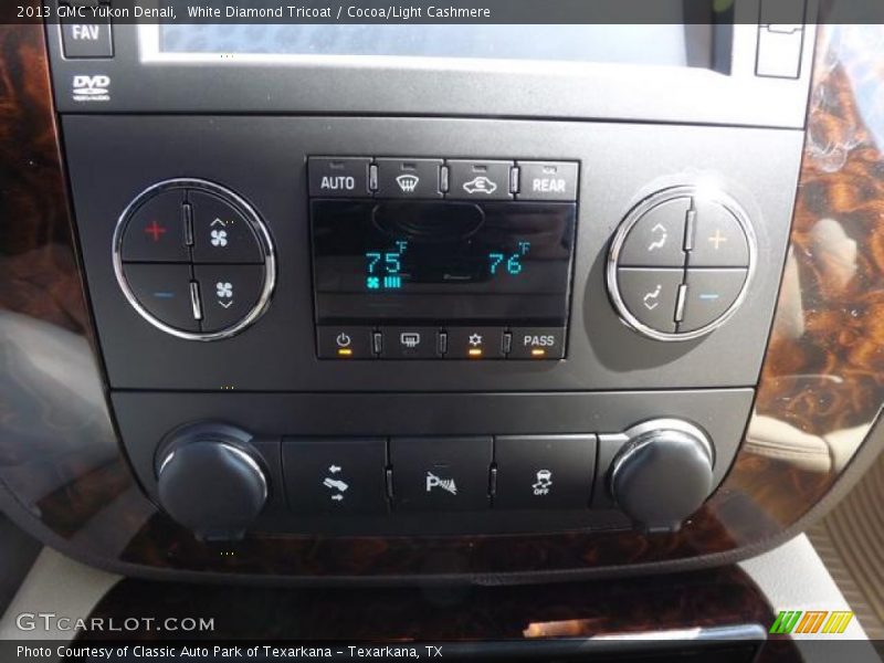 White Diamond Tricoat / Cocoa/Light Cashmere 2013 GMC Yukon Denali