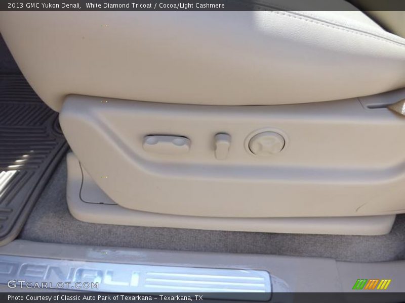 White Diamond Tricoat / Cocoa/Light Cashmere 2013 GMC Yukon Denali