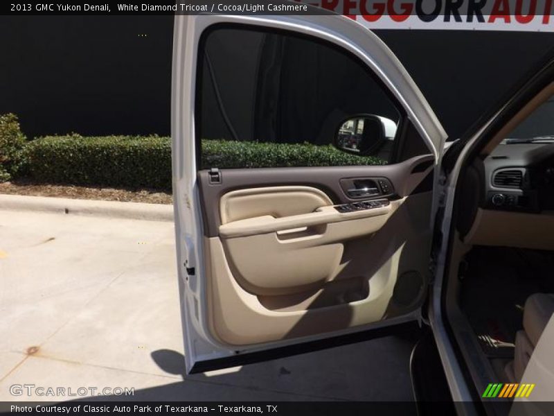 White Diamond Tricoat / Cocoa/Light Cashmere 2013 GMC Yukon Denali