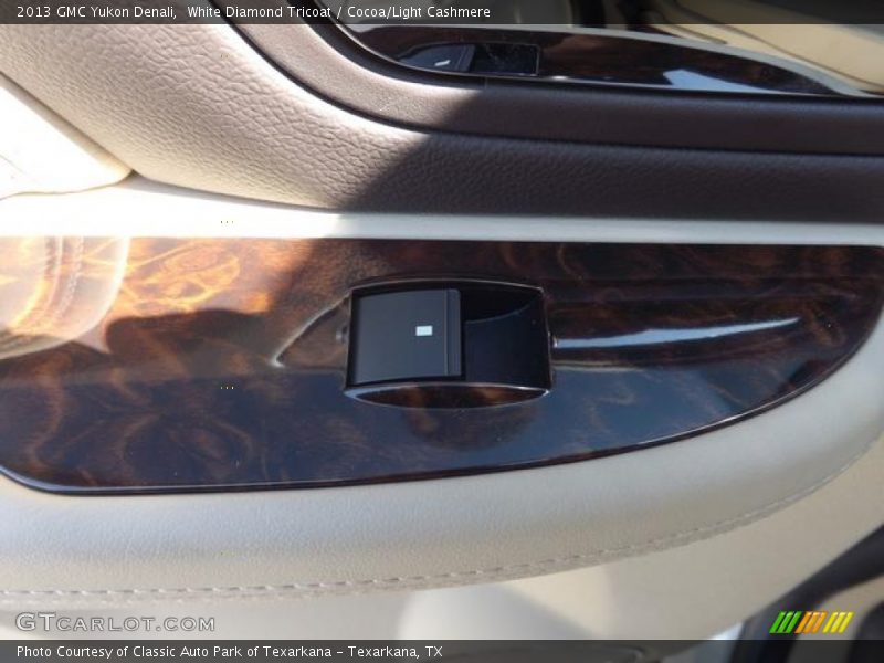 White Diamond Tricoat / Cocoa/Light Cashmere 2013 GMC Yukon Denali