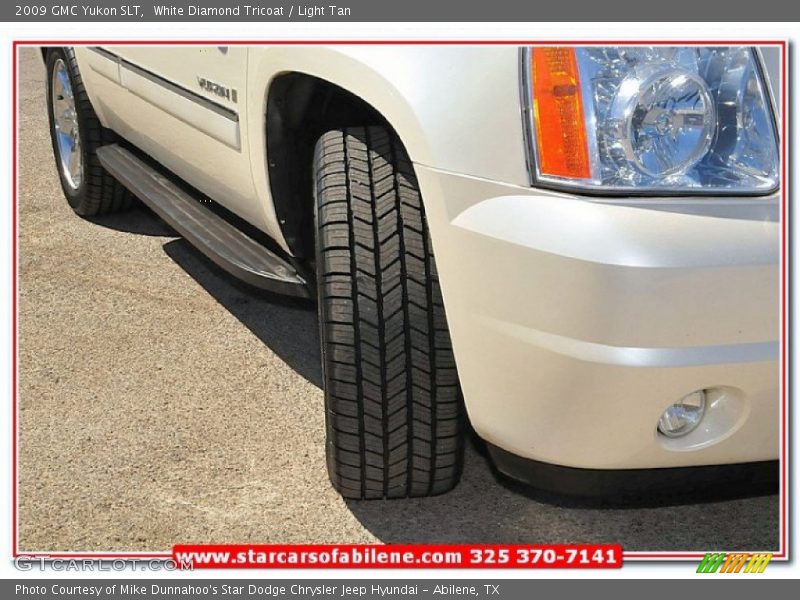 White Diamond Tricoat / Light Tan 2009 GMC Yukon SLT