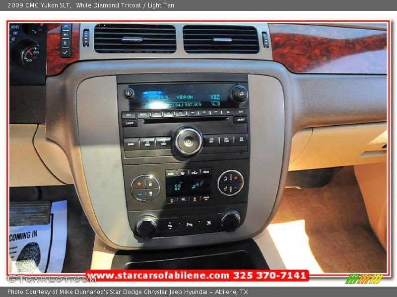 White Diamond Tricoat / Light Tan 2009 GMC Yukon SLT