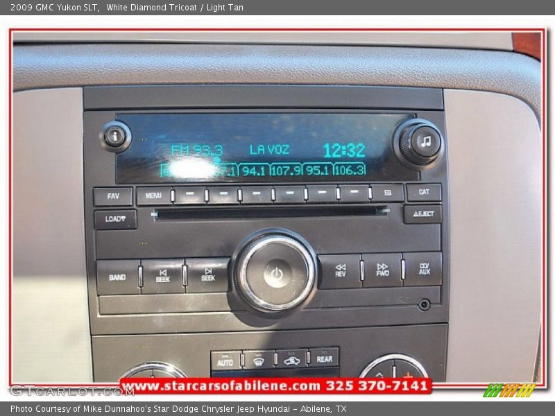 White Diamond Tricoat / Light Tan 2009 GMC Yukon SLT