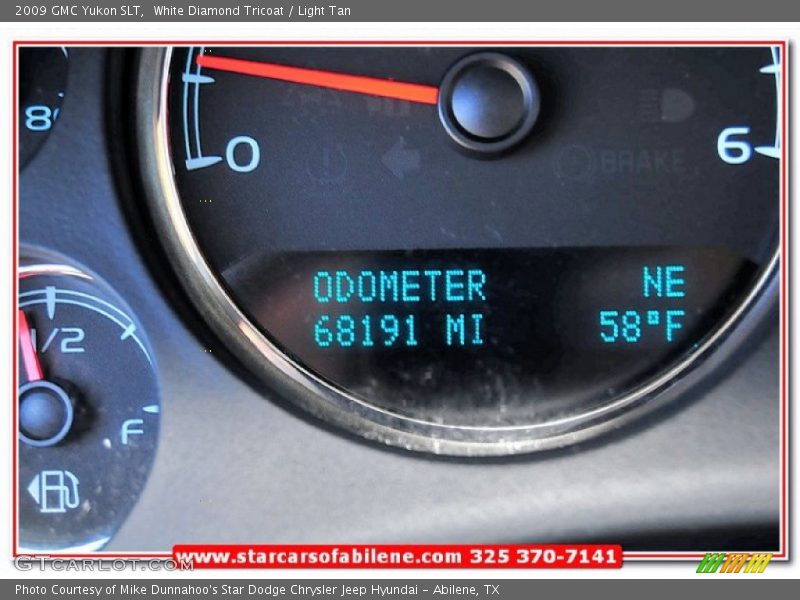White Diamond Tricoat / Light Tan 2009 GMC Yukon SLT