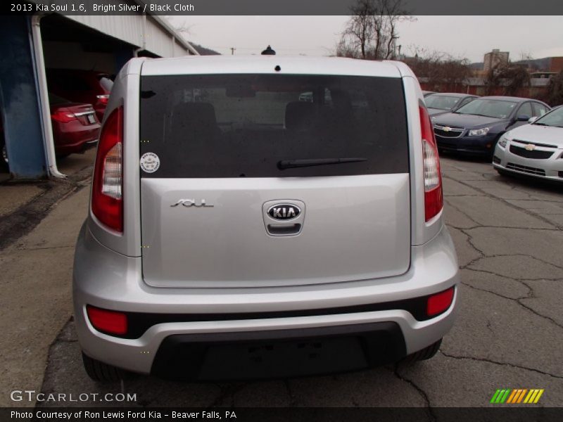 Bright Silver / Black Cloth 2013 Kia Soul 1.6