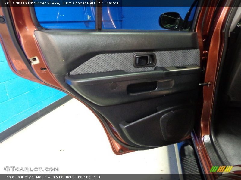 Burnt Copper Metallic / Charcoal 2003 Nissan Pathfinder SE 4x4