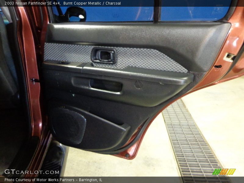 Burnt Copper Metallic / Charcoal 2003 Nissan Pathfinder SE 4x4