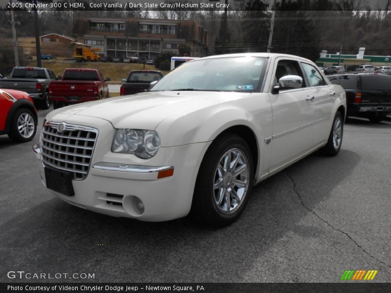 Cool Vanilla / Dark Slate Gray/Medium Slate Gray 2005 Chrysler 300 C HEMI