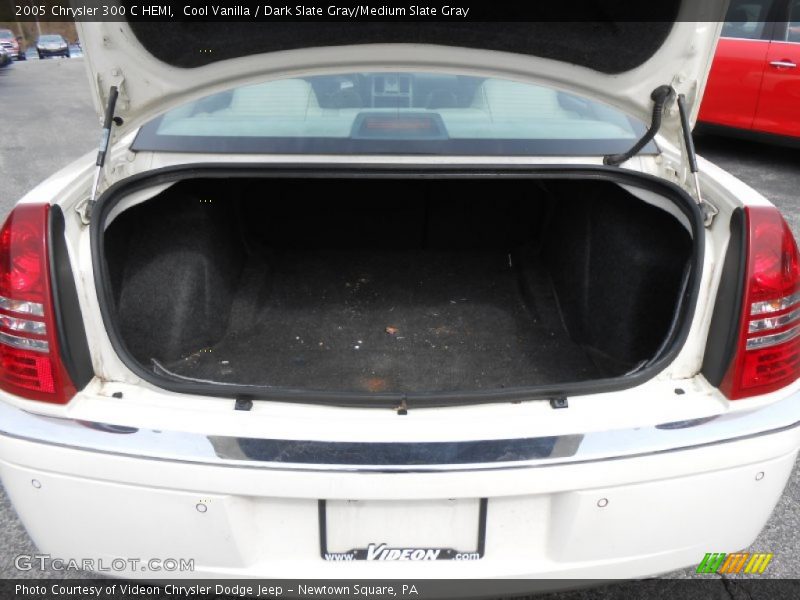 Cool Vanilla / Dark Slate Gray/Medium Slate Gray 2005 Chrysler 300 C HEMI