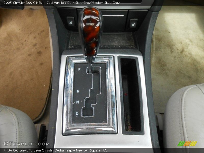 Cool Vanilla / Dark Slate Gray/Medium Slate Gray 2005 Chrysler 300 C HEMI