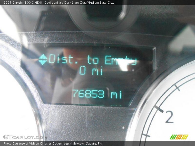 Cool Vanilla / Dark Slate Gray/Medium Slate Gray 2005 Chrysler 300 C HEMI