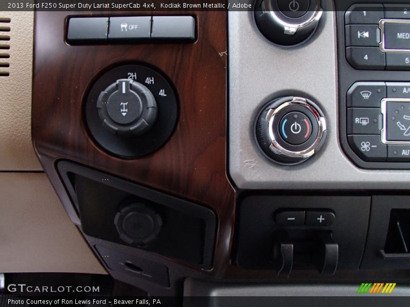 Controls of 2013 F250 Super Duty Lariat SuperCab 4x4