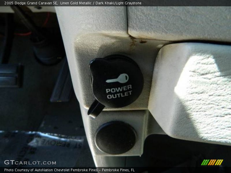 Linen Gold Metallic / Dark Khaki/Light Graystone 2005 Dodge Grand Caravan SE