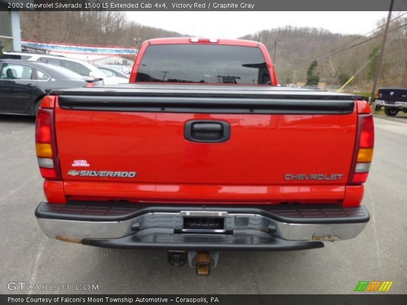 Victory Red / Graphite Gray 2002 Chevrolet Silverado 1500 LS Extended Cab 4x4