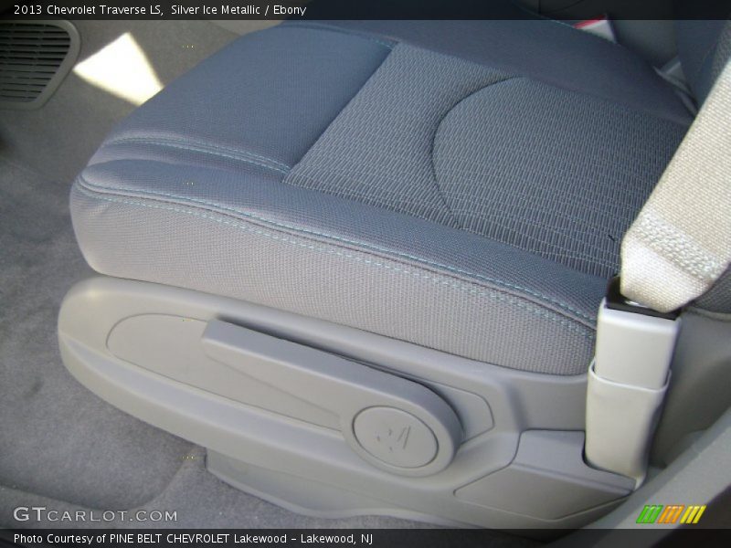 Silver Ice Metallic / Ebony 2013 Chevrolet Traverse LS