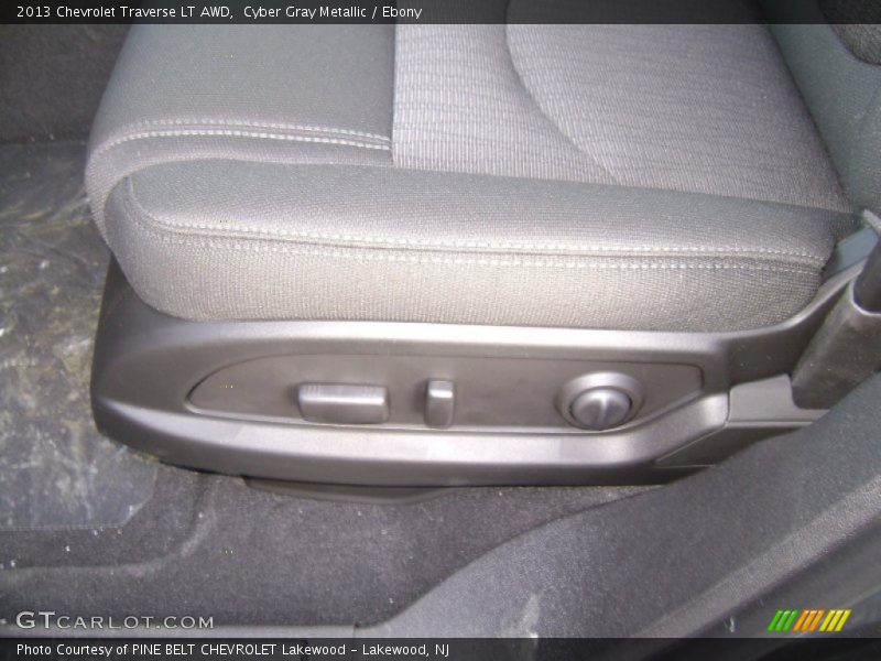 Cyber Gray Metallic / Ebony 2013 Chevrolet Traverse LT AWD