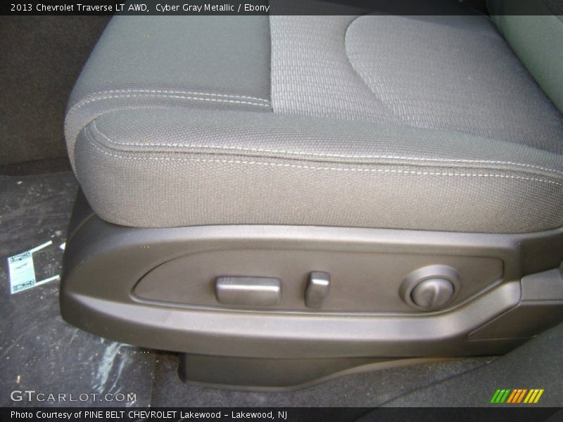 Cyber Gray Metallic / Ebony 2013 Chevrolet Traverse LT AWD