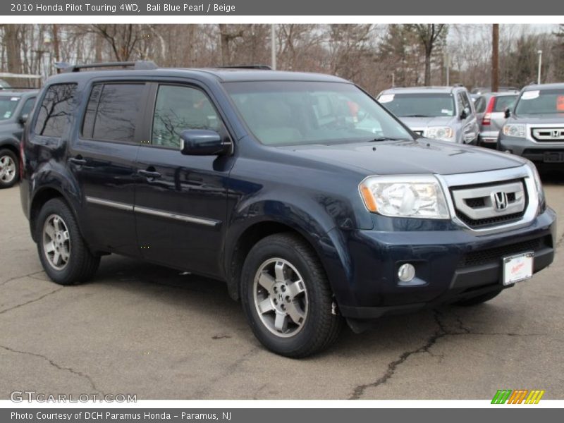 Front 3/4 View of 2010 Pilot Touring 4WD