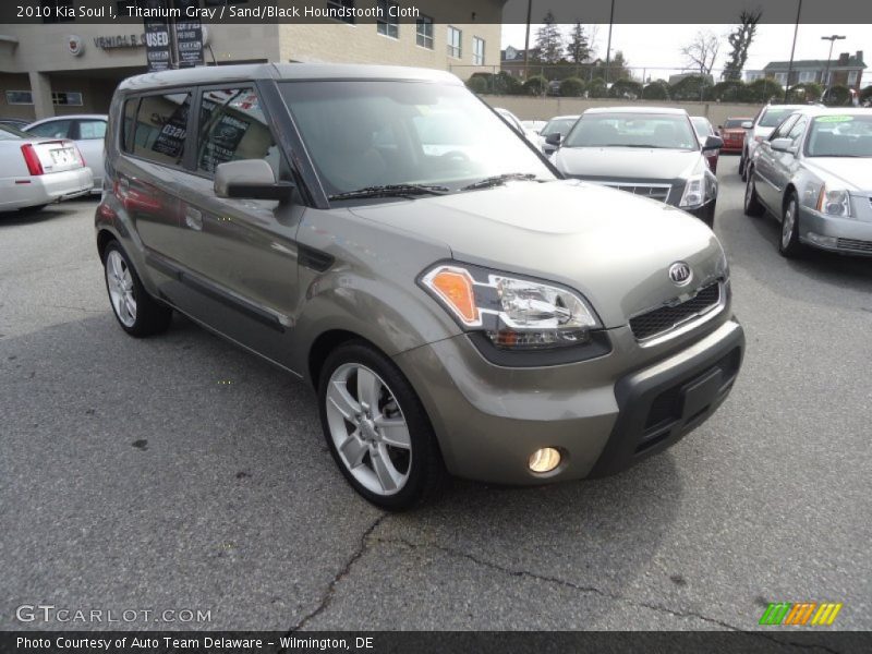 Titanium Gray / Sand/Black Houndstooth Cloth 2010 Kia Soul !