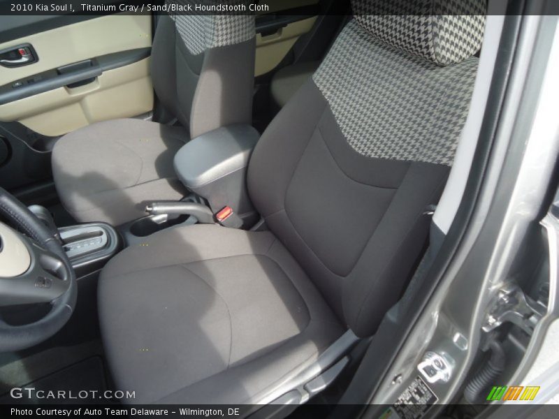 Titanium Gray / Sand/Black Houndstooth Cloth 2010 Kia Soul !