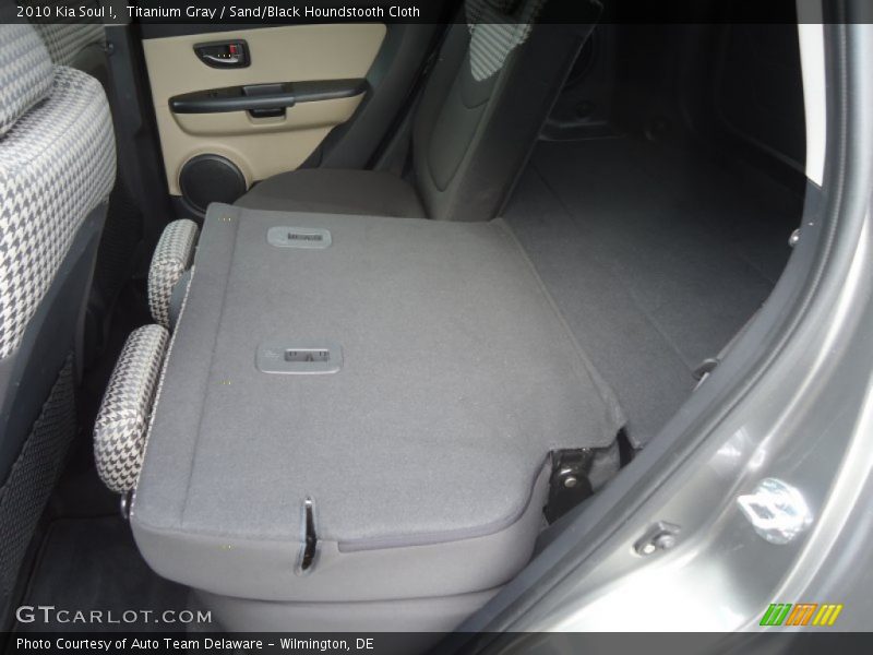Titanium Gray / Sand/Black Houndstooth Cloth 2010 Kia Soul !
