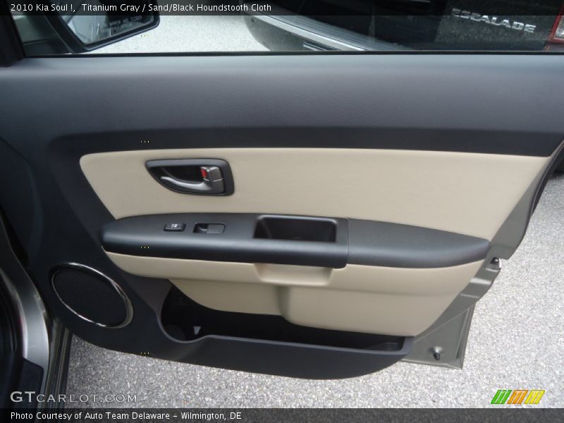 Titanium Gray / Sand/Black Houndstooth Cloth 2010 Kia Soul !