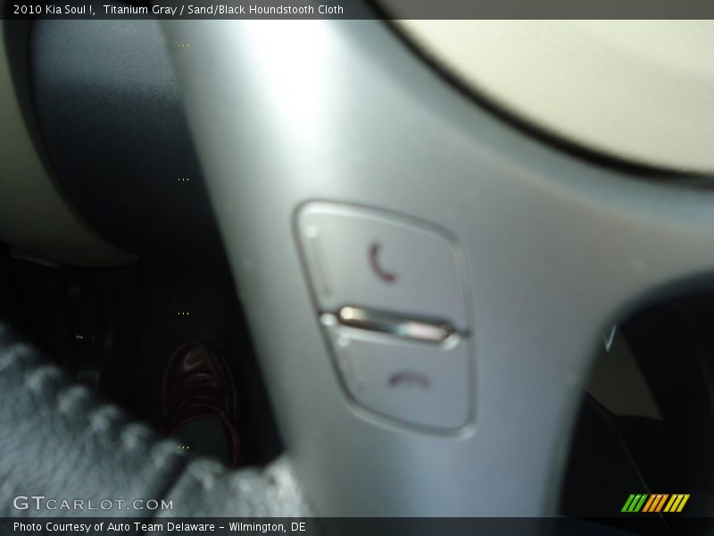 Titanium Gray / Sand/Black Houndstooth Cloth 2010 Kia Soul !