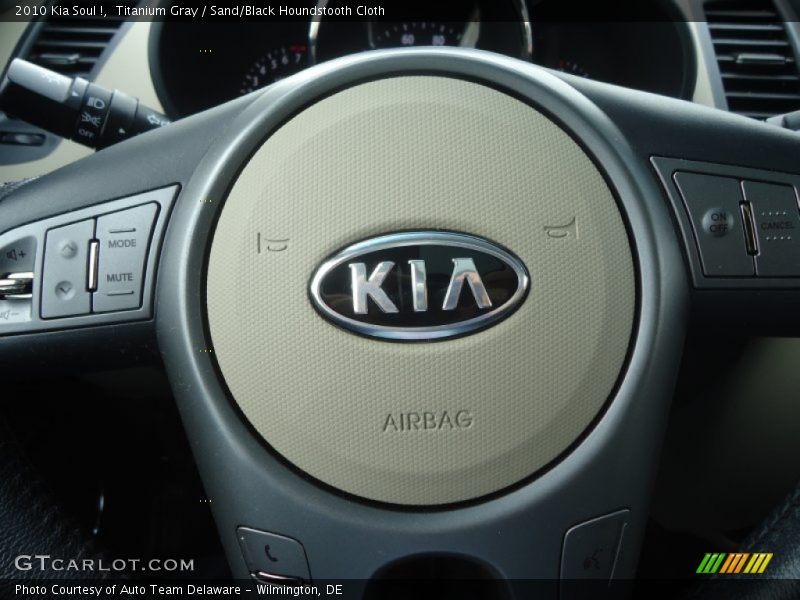 Titanium Gray / Sand/Black Houndstooth Cloth 2010 Kia Soul !