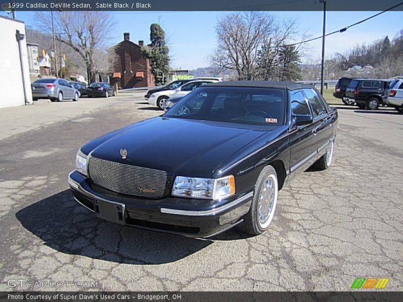 Front 3/4 View of 1999 DeVille Sedan