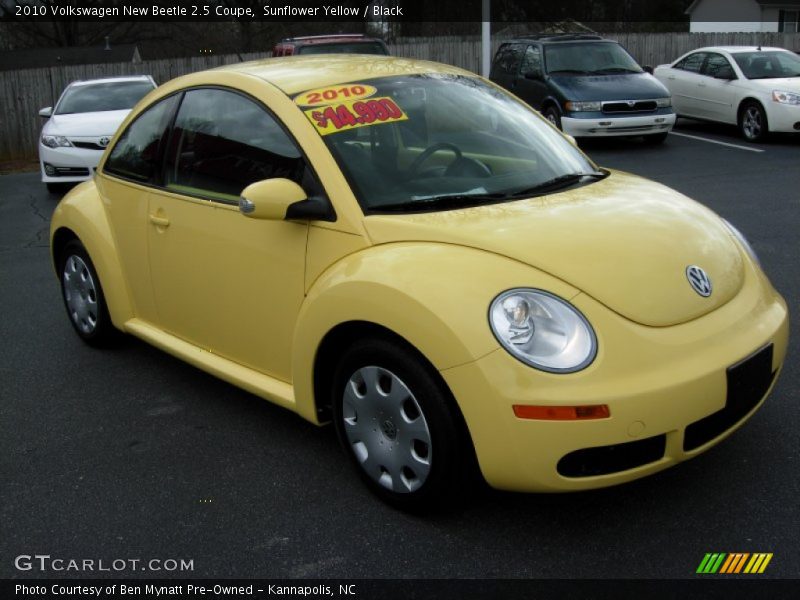 Sunflower Yellow / Black 2010 Volkswagen New Beetle 2.5 Coupe