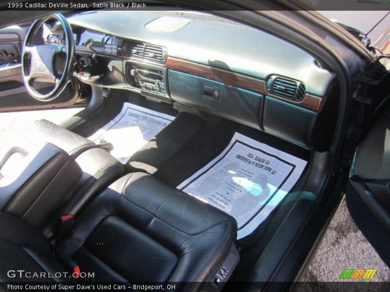 Sable Black / Black 1999 Cadillac DeVille Sedan