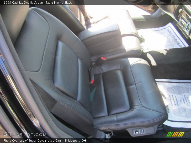 Sable Black / Black 1999 Cadillac DeVille Sedan