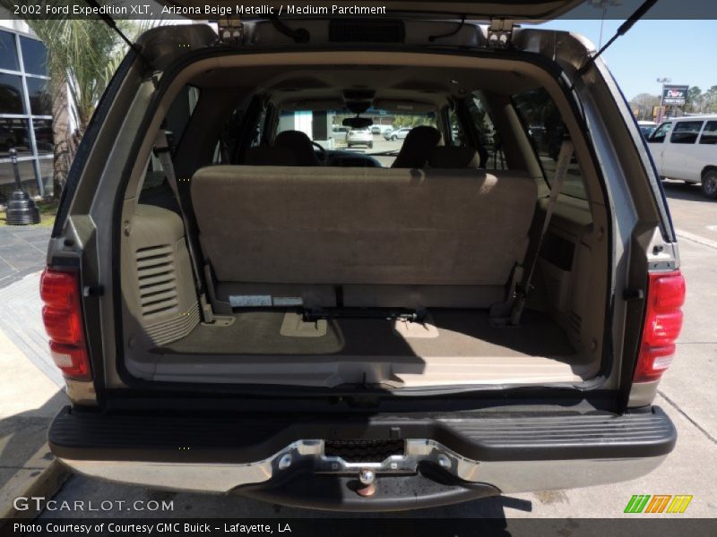 Arizona Beige Metallic / Medium Parchment 2002 Ford Expedition XLT