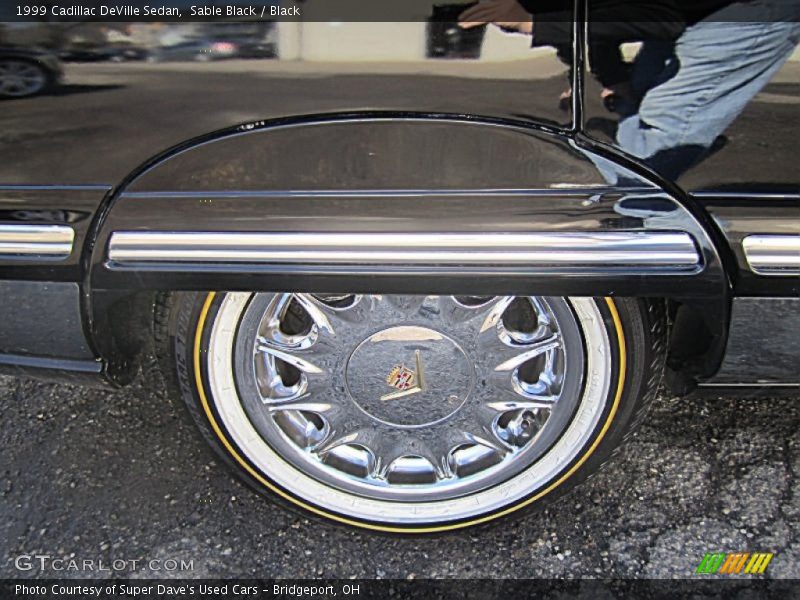 Sable Black / Black 1999 Cadillac DeVille Sedan